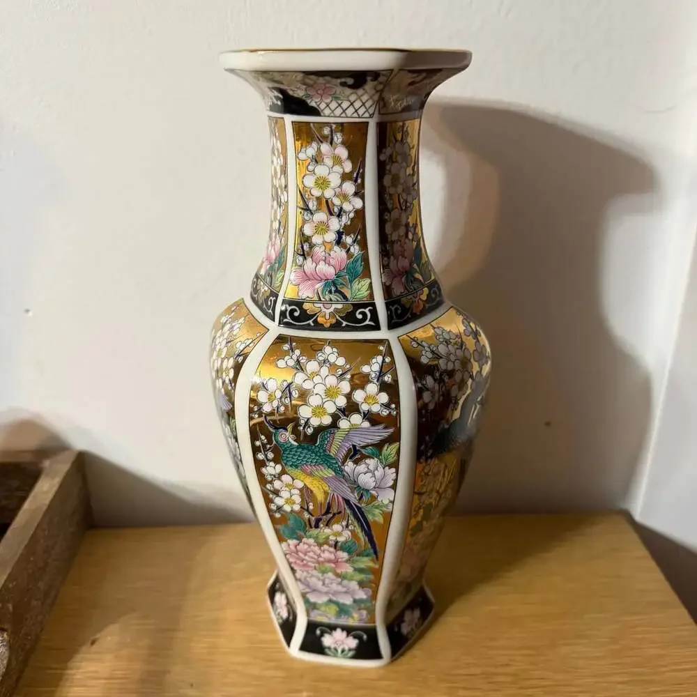 Heritage Mint Ming Dynasty Vase – Porcelain with Gold and Pheasant Design 10
